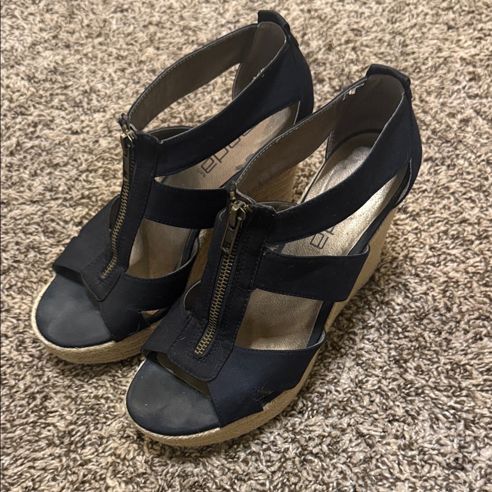 Moda Spana Navy Wedge Sandals with Zipper